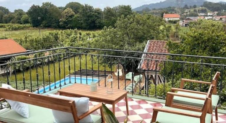 Villa with pool in Braga