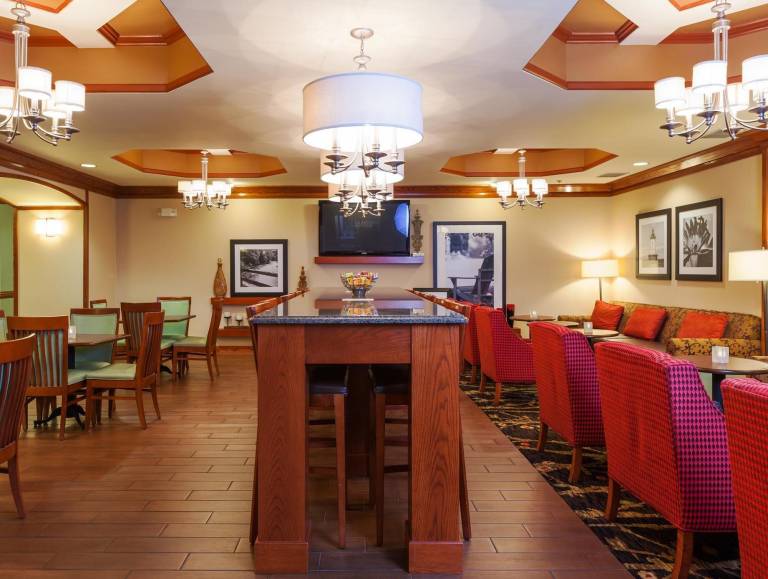Hampton Inn Elkton — photo 3