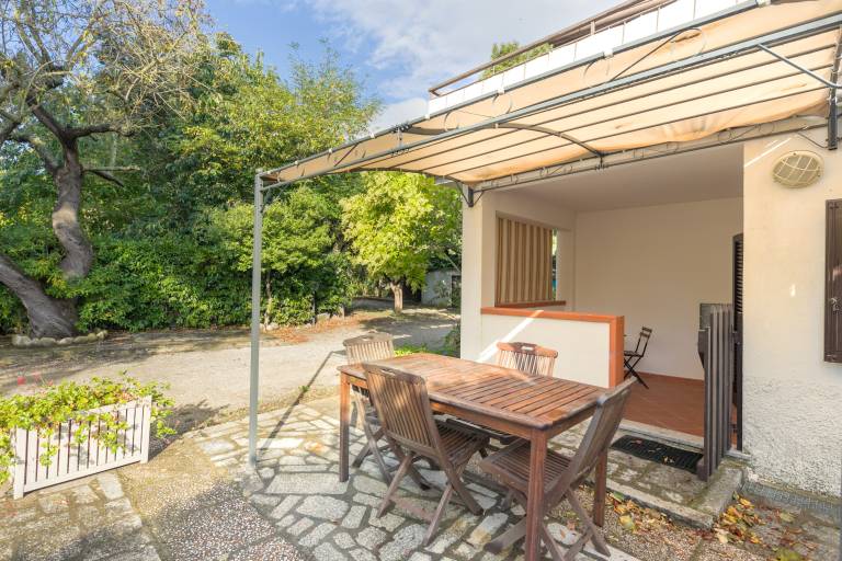 Rental apartment with garden, barbecue & patio in Campo nell'Elba