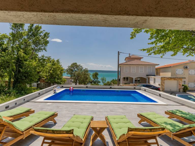 Apartament  Maslenica