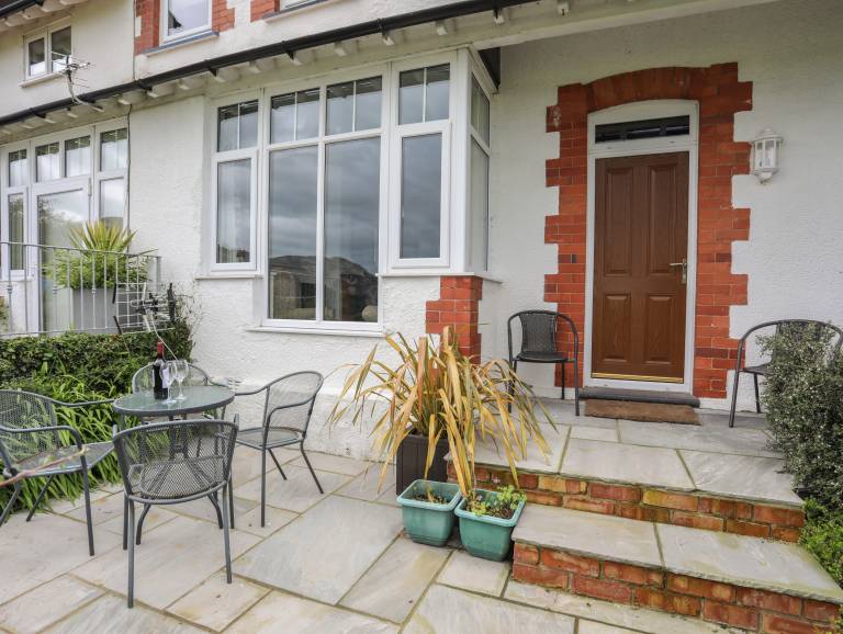 Family-friendly cottage with yard | Beach view | Dogs allowed — photo 2