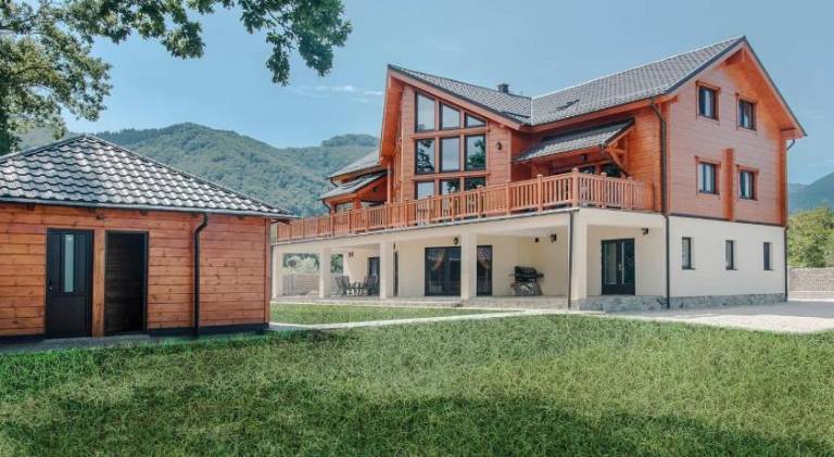 Chalet with jacuzzi in Brasov