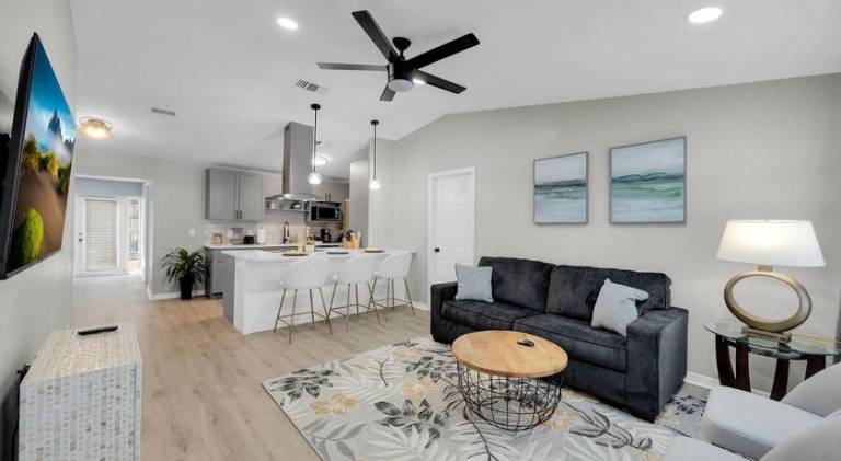 Big house with pool | Pet-friendly — photo 2