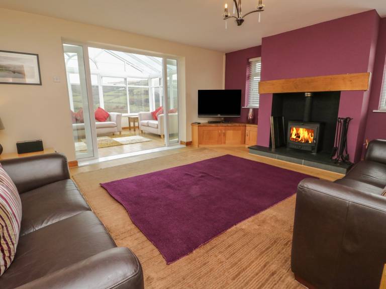 Cottage with jacuzzi & garden — photo 4