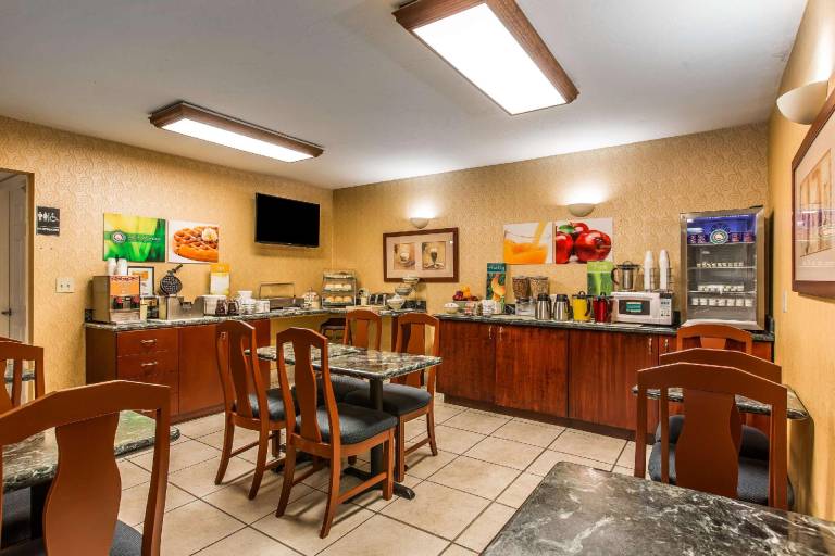 Quality Inn Near China Lake Naval Station — photo 5