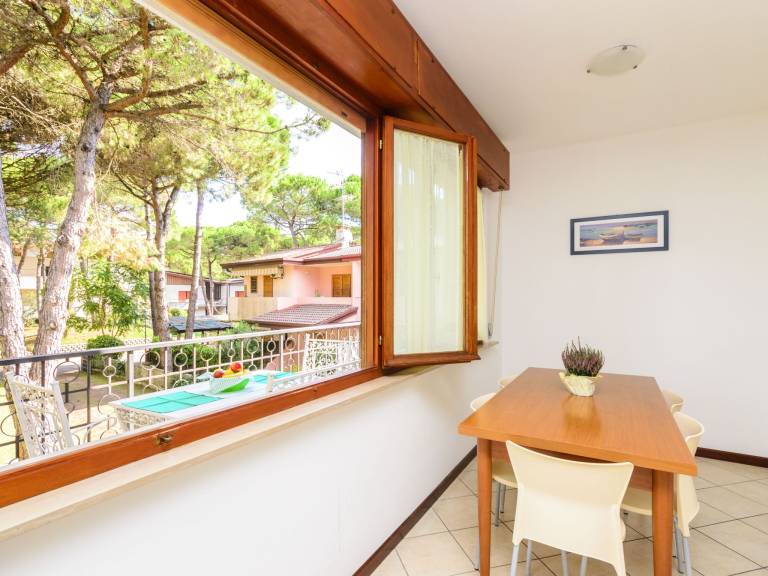 Pleasant holiday apartment with yard & patio | Pet-friendly — photo 4