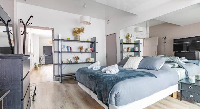 Apartment with 1 room for 8 persons in Senlis
