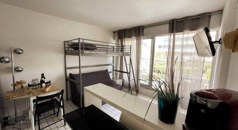 Rental apartment with 1 room for 4 persons in La Grande-Motte
