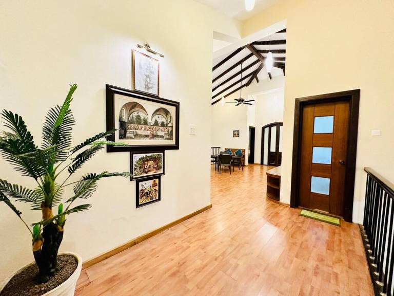 Waterfront Baga Beach Villa with Private Pool — photo 3