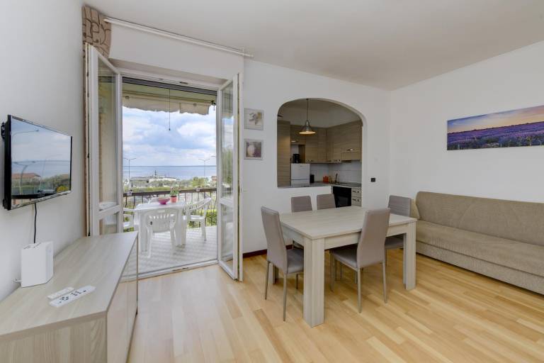 Holiday apartment with patio & garden in Manerba del Garda