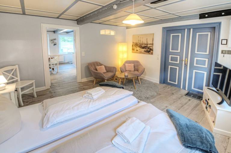 Fewo1846 - "Unsere Blume" / charming 2 room apartment with balcony / harbor view — photo 3