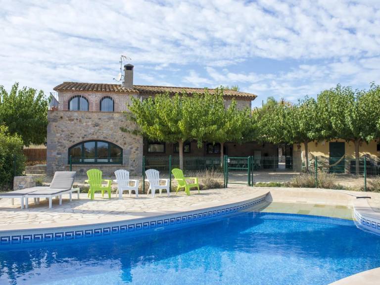 Villa  Saus, Camallera i Llampaies