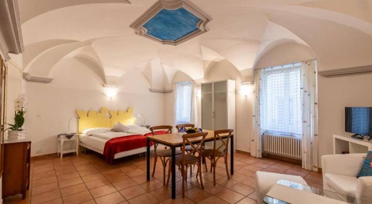 Holiday apartment with yard & terrace — photo 2
