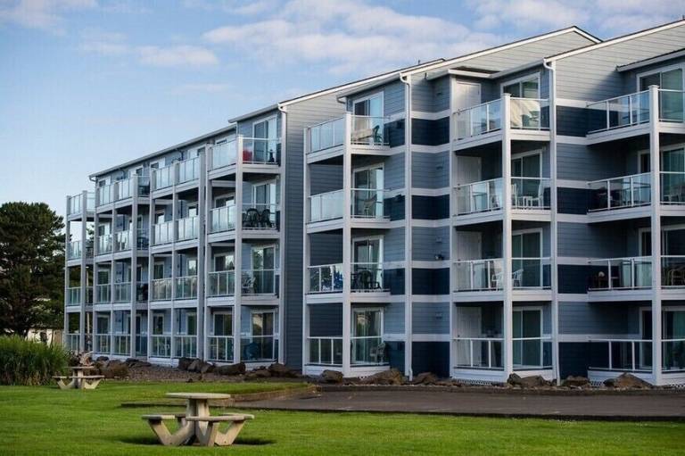 Condo  Lincoln City