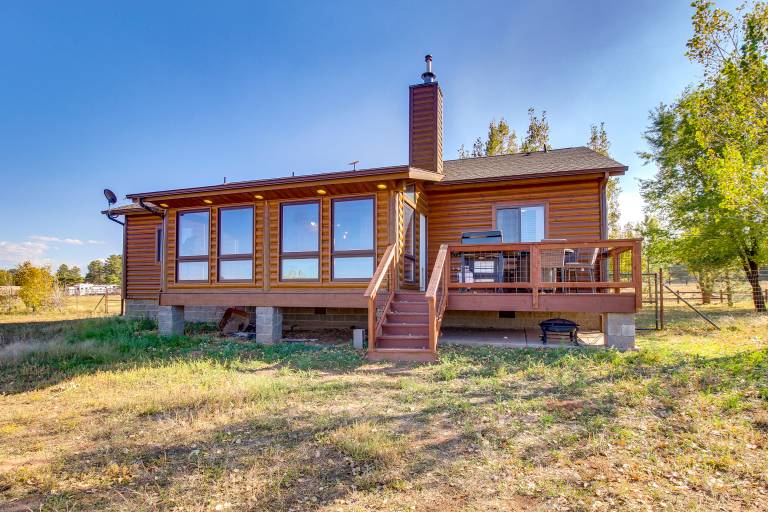 1-Acre Fenced Yard: Pet-Friendly Show Low Cabin! — photo 3