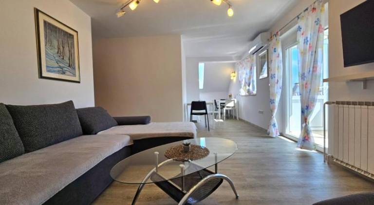 Rental apartment with 2 rooms for 6 persons in Bled