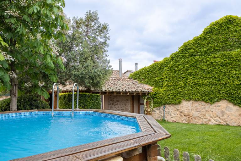Beautiful house with terrace, barbeque & private pool | Pets are welcome in León