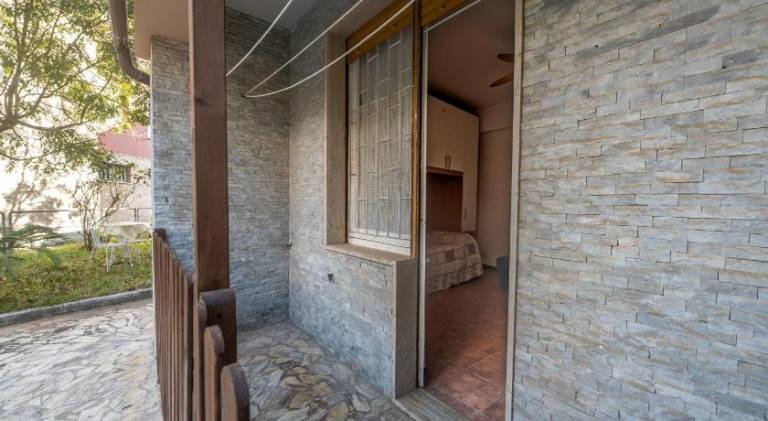 Apartment with 2 rooms for 5 persons — photo 3
