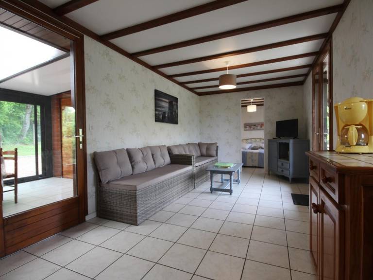 Charming cottage with grill & yard | Lake view | Dogs allowed — photo 3