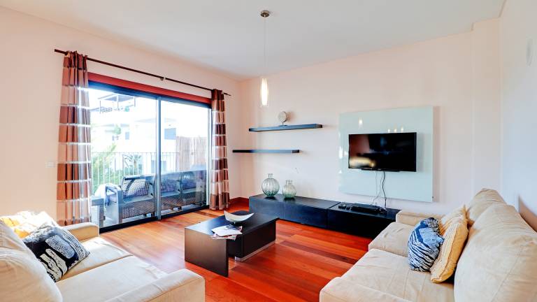 Holiday apartment with pool, terrace & yard — photo 2