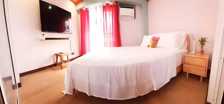 Cozy couples getaway nr BGC w Wifi/Netflix/Disney — photo 2
