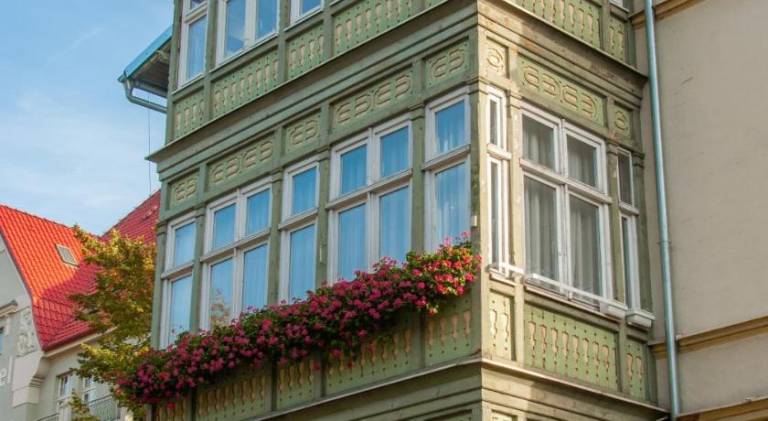 Holiday apartment with yard — photo 4