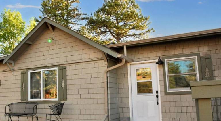 Charming vacation home | Pet-friendly — photo 3