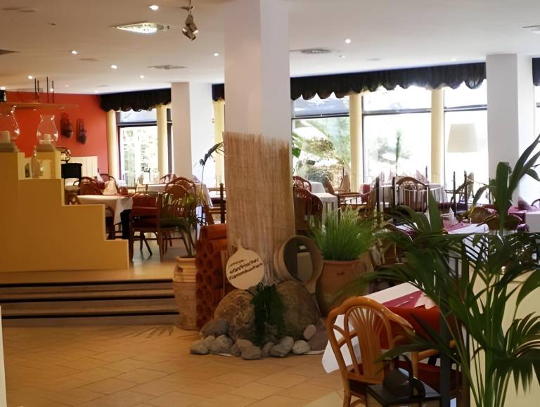 Cliff Hotel Rugen in Ostseebad Baabe