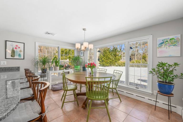 Family-oriented lovely vacation home with garden, hot tub & barbeque | Good for workation | Pets allowed — photo 3