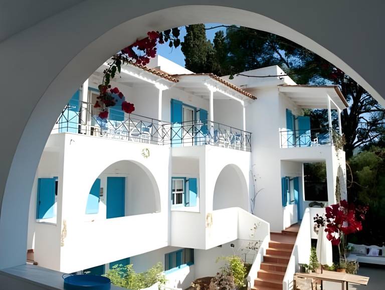 Εξυπηρετούμενο διαμέρισμα Παραλία Μεγάλο Νεώριο