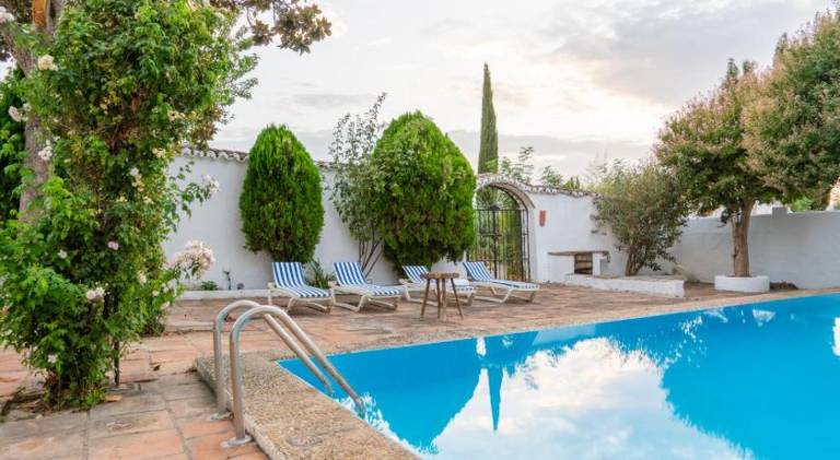 Villa with pool | Pet-friendly — photo 3