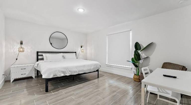 Charming vacation home | Pets allowed in West Palm Beach, FL