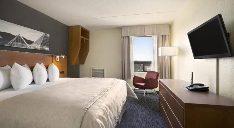 Travelodge by Wyndham Edmonton West — photo 2