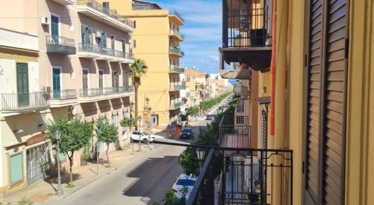 Rental apartment with 1 room for 4 persons in Bagheria