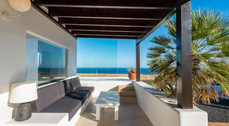 Wonderful villa with private pool, grill & patio | Good for workation | Pet-friendly — photo 4