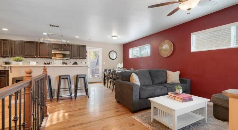 House with hot tub | Pets allowed — photo 4