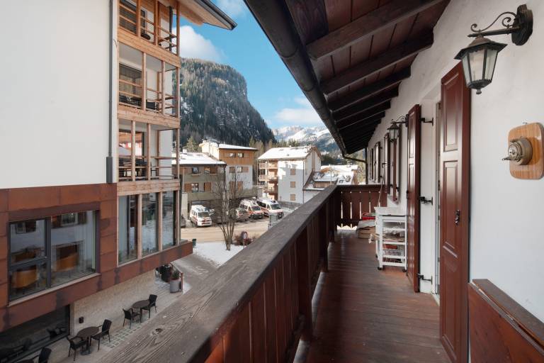 Apartment 'Giulia' with Mountain View, Shared Garden and Balcony — photo 3