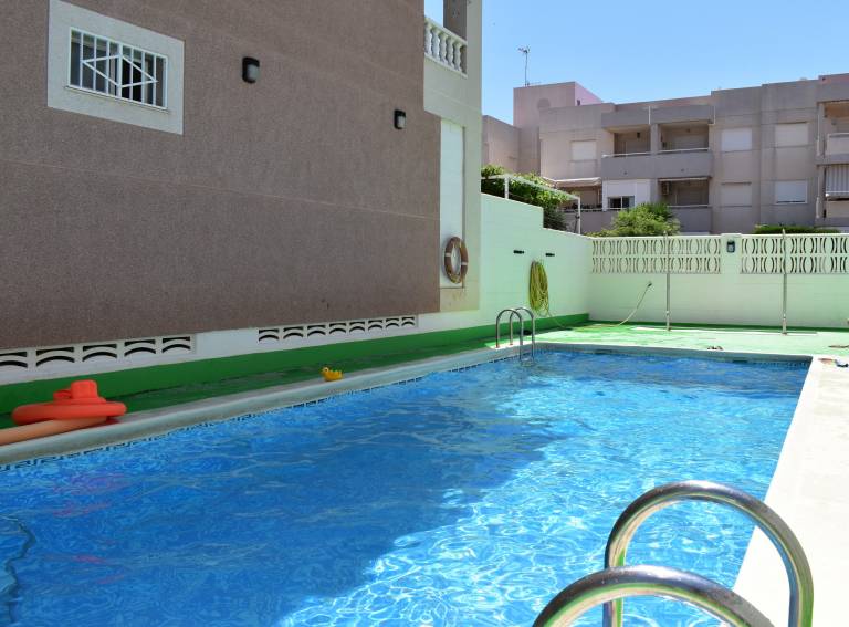 Apartment with terrace, barbecue & garden in València