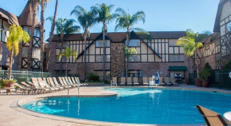 Anaheim Majestic Garden Hotel — photo 2