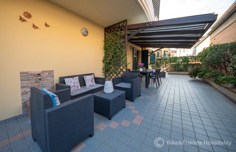 Child-friendly wonderful rental apartment with yard | Garden view | Pets are welcome — photo 3
