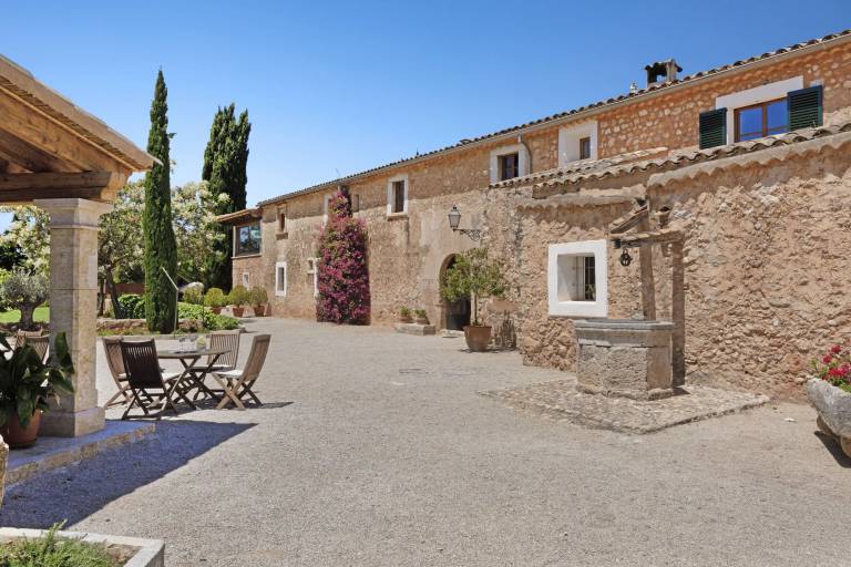 Casa Santa María del Camí