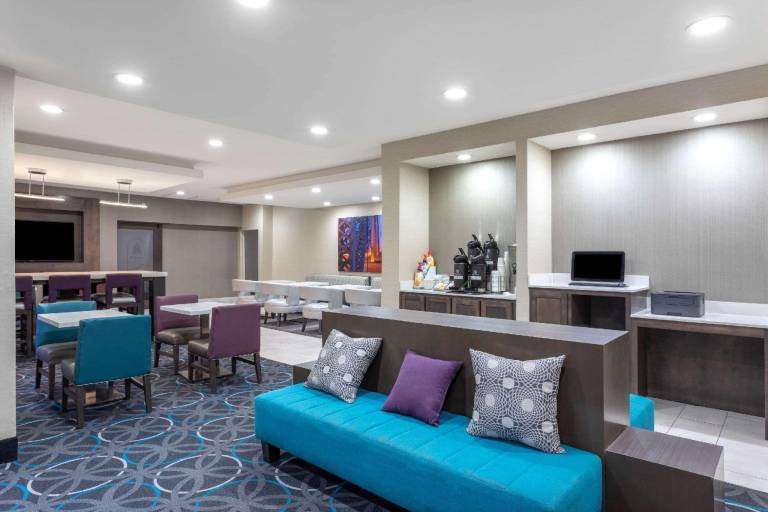 La Quinta Inn & Suites by Wyndham Hopkinsville — photo 4