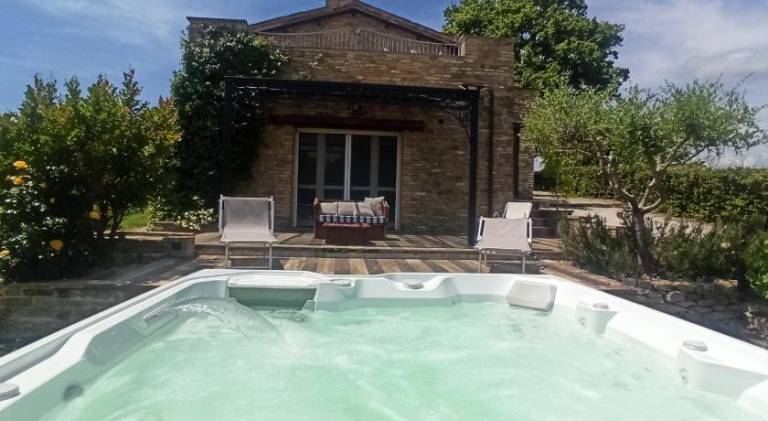 Villa with terrace, hot tub & yard — photo 4