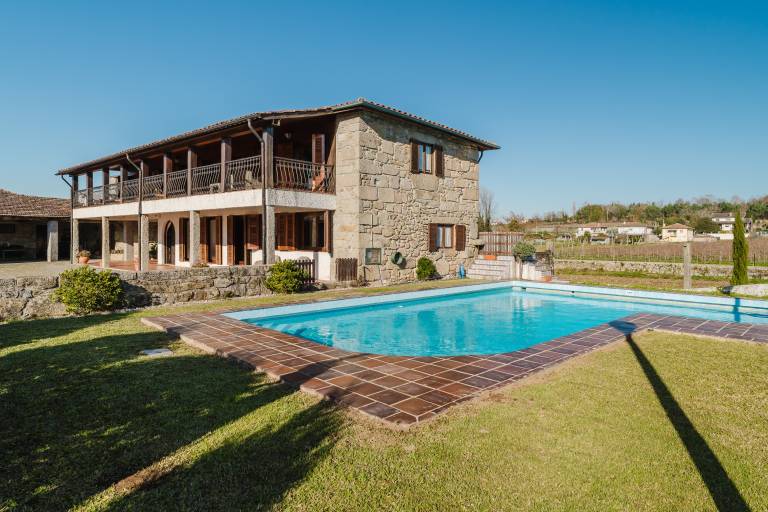 Country House 'Quinta Das Regadas' with Mountain View, Private Pool and Wi-Fi in Braga