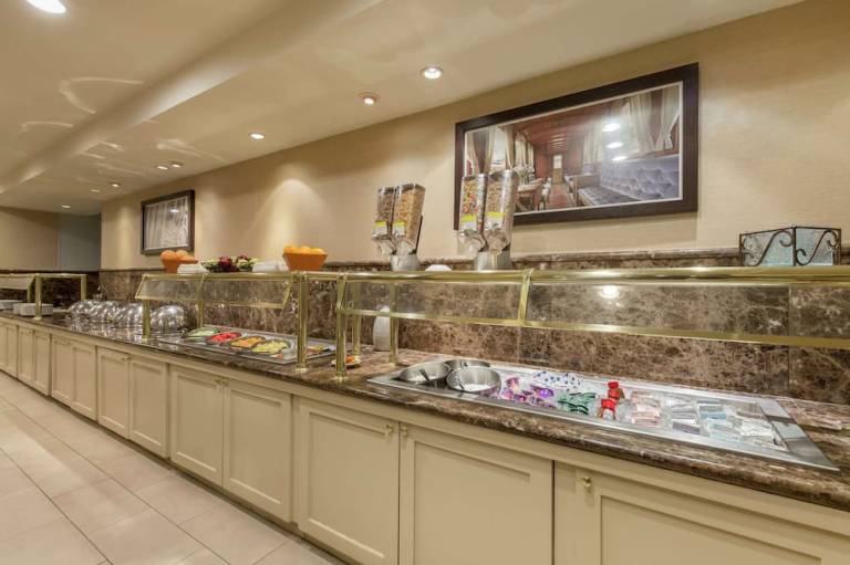 DoubleTree by Hilton Downtown Wilmington Legal District