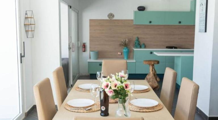Rental apartment with patio, jacuzzi & private pool | Perfect for remote work — photo 3