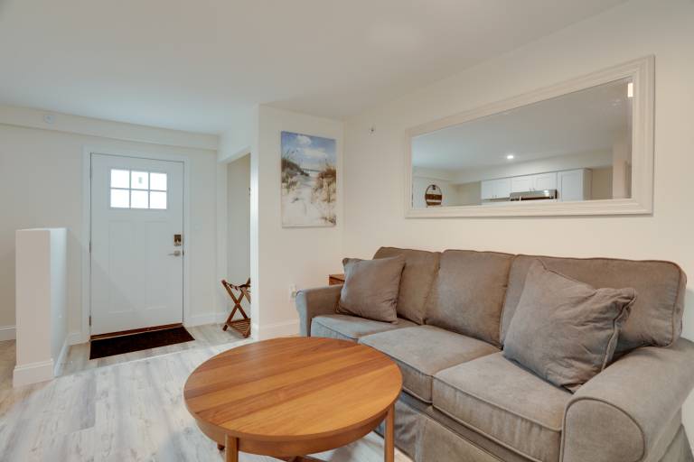3 Mi to Main Street: Newly Renovated Wareham Apt! — photo 4