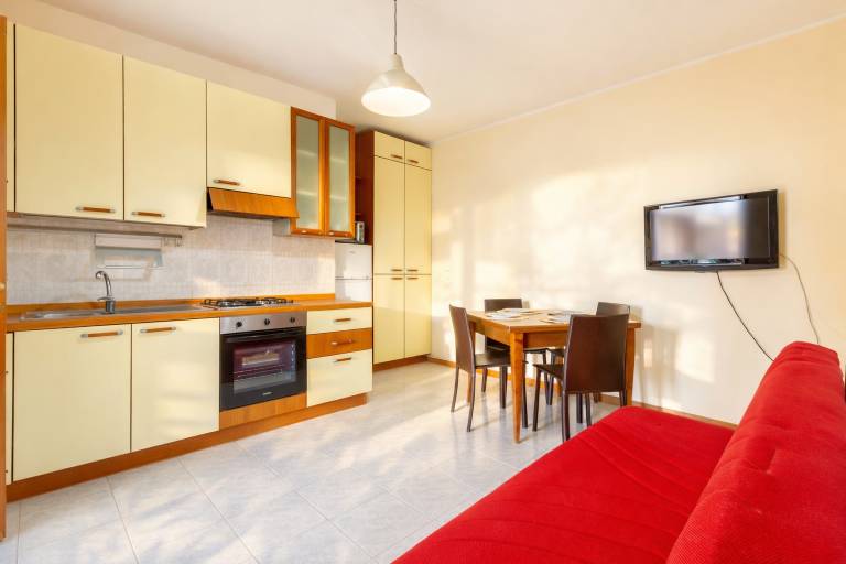 Holiday apartment with yard — photo 5