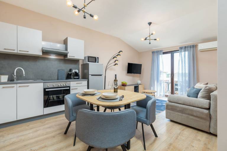Family-friendly beautiful holiday apartment with garden, pool & BBQ | Dogs allowed — photo 4