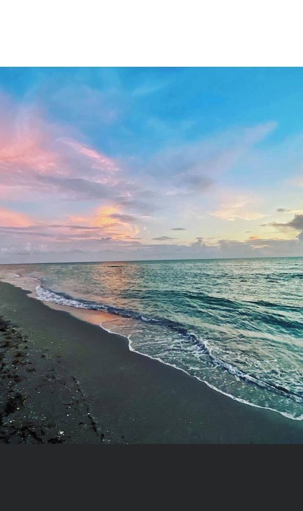 Manasota Key, FL Vacation Rentals from 99 HomeToGo